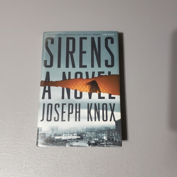 Joseph Knox sirens hardcover novel - Picture 7 of 7